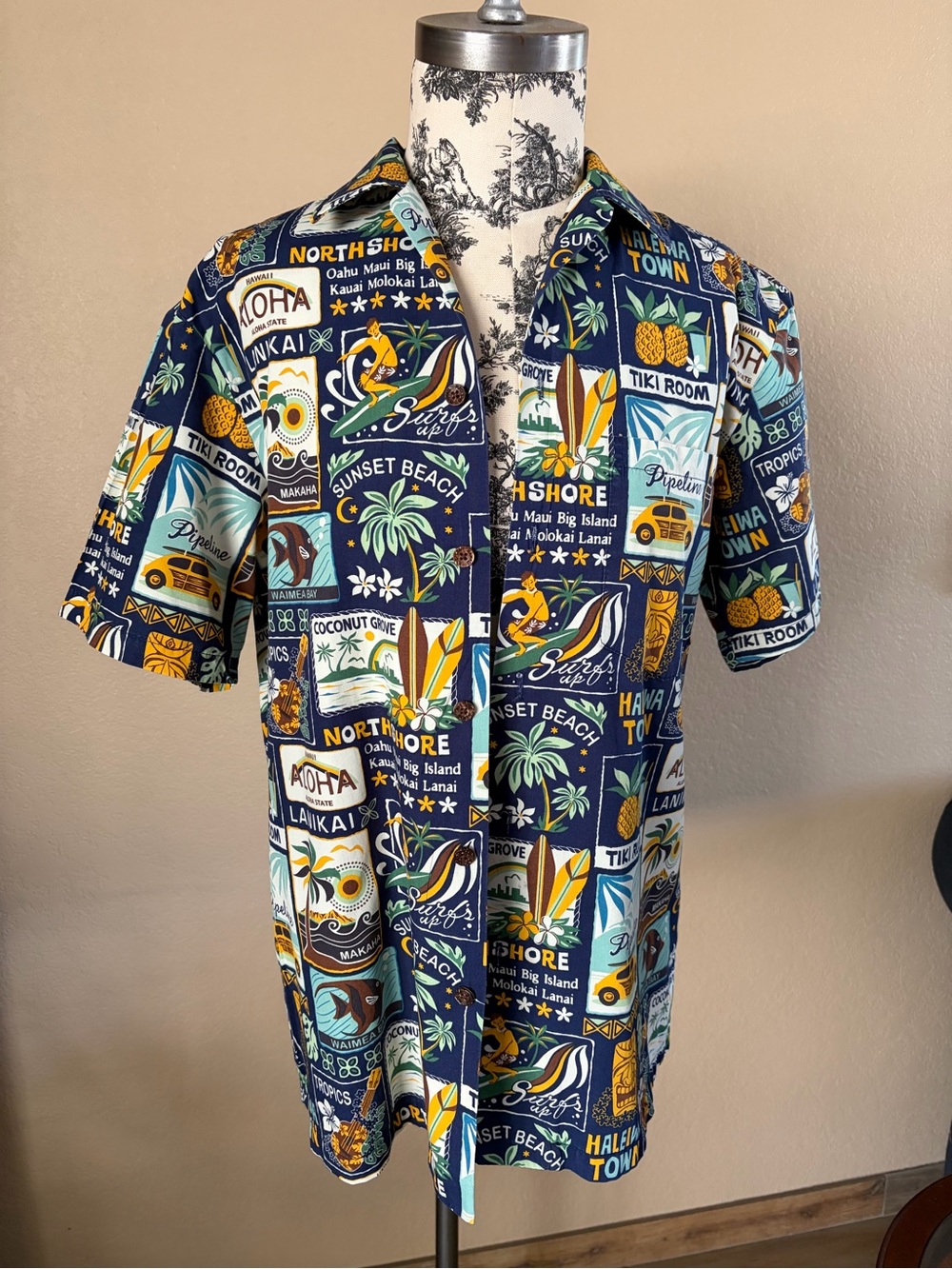 Men's Navy Tropical Print Short-Sleeve Shirt